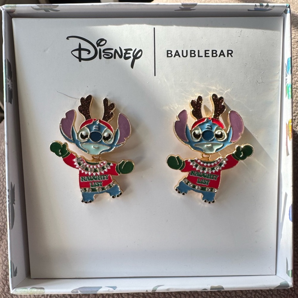 🎄NWT Disney BaubleBar Reindeer Stitch Holiday Earrings🎄